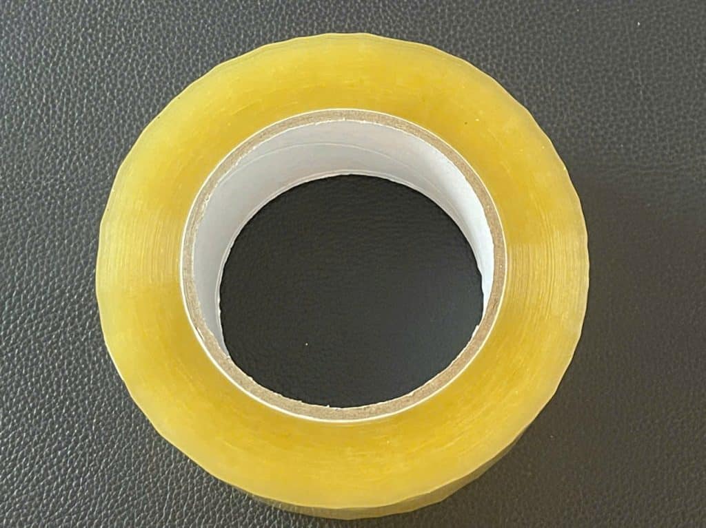 Băng keo OPP dán thùng có cấu tạo gồm 3 lớp